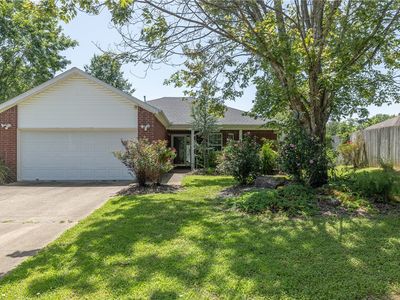 4277 E Lawndale Dr
