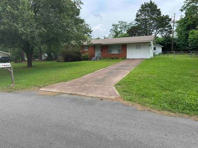 815 Lakeshore Dr