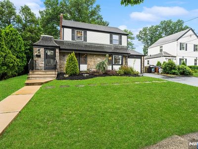 175 Manning Ave
