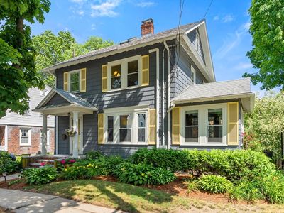 12 Rustic Rd