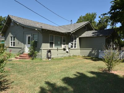 215 E 11th St