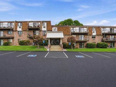 752 Quaker Ln #B307