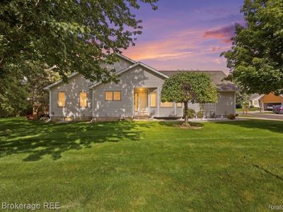 9360 Isabella Ln