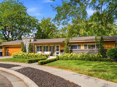 2948 S Ida Cir