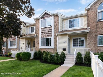 18 Dreyer Ave #B