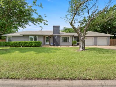 1516 E Peyton St