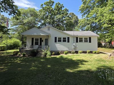 Property at 421 S Ridge St, Dallas, NC