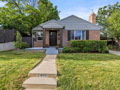 2490 E Commonwealth Ave S
