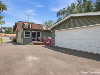 42680 N Lake Dr