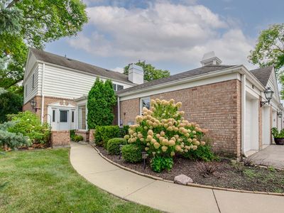 113 Rivershire Ln