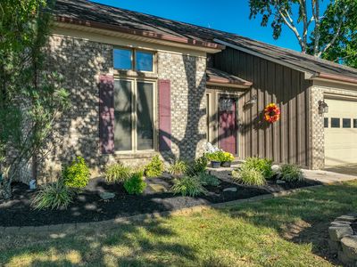 140 Redwood Dr