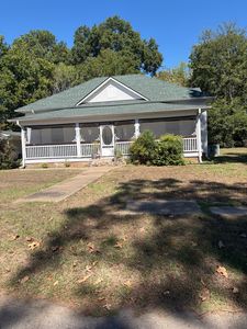 606 NW 1st St