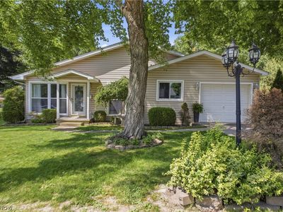 Property at 222 Sunset Ct, Columbiana, OH