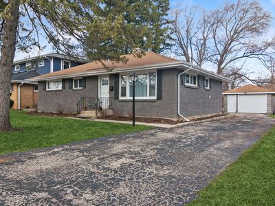 Property at 312 Meadow Ln, Lake Zurich, IL