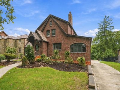 120 Crescent Dr
