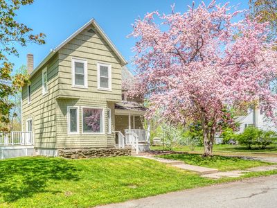 98 Morse Ave