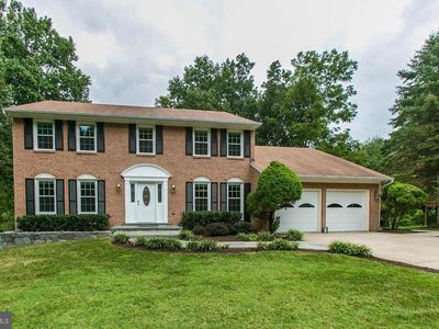9614 Locust Hill Dr