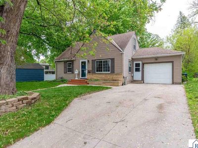 1215 Woodland Ave