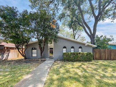 6210 Glenmoor Dr