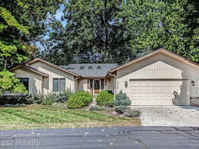 5780 Point Of The Woods Dr