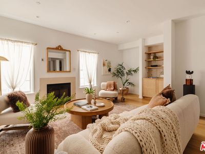 423 Arnaz Dr APT 203