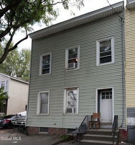 596 Livingston Avenue