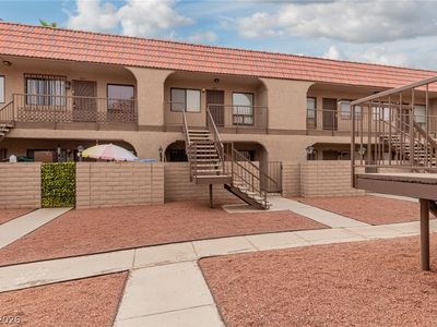 4300 N Lamont St APT 209