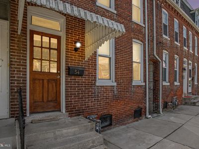 54 S 8th St