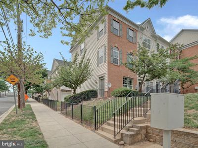 151 Danbury St SW