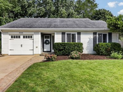 2S031 Continental Dr