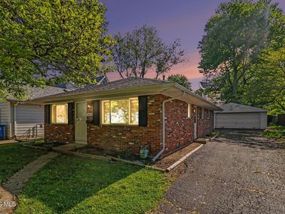 5622 Fenwick Dr