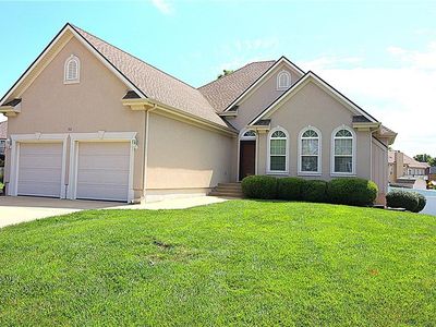 707 NW Baytree Cir