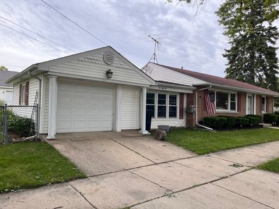 556 Crestwood Dr