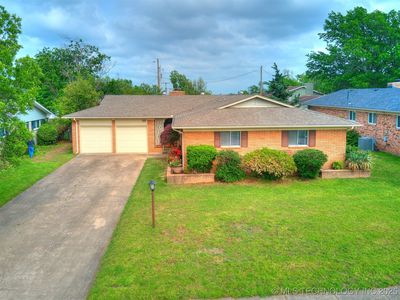 2229 S Darlington Pl