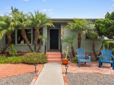 4262 Santa Cruz Ave