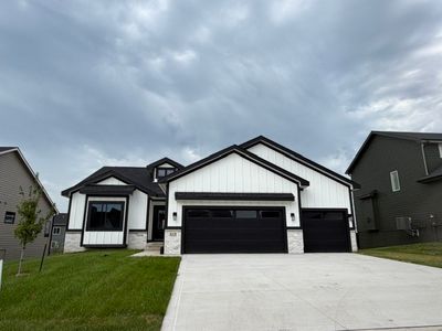 415 NW Red Oak Ct