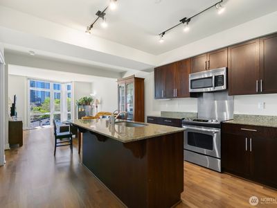 699 John Street #516