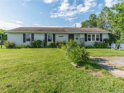 39 Saint Lawrence Ave