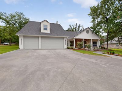 715 Kiowa Dr E