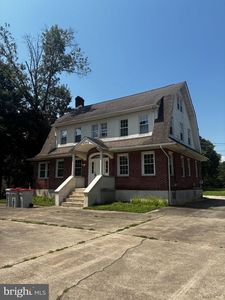 2520 N West Blvd