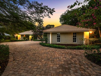 416 S Country Club Drive