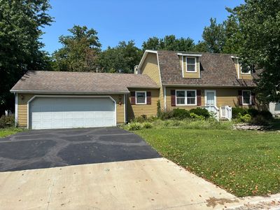 Property at 217 Woodland Dr, Salem, IL