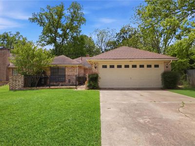 2012 Red River Dr