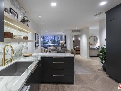 1100 Alta Loma Rd APT 1202