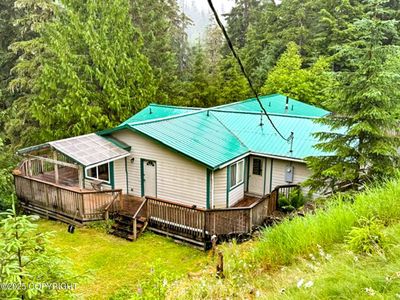 207 Charlie Brown St