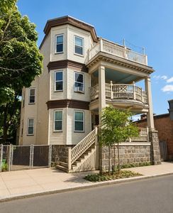 72 Bakersfield St #1
