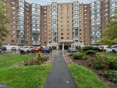 15101 Interlachen Dr Unit 1-401