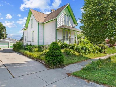 625 Center St