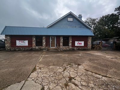 1505 Main St