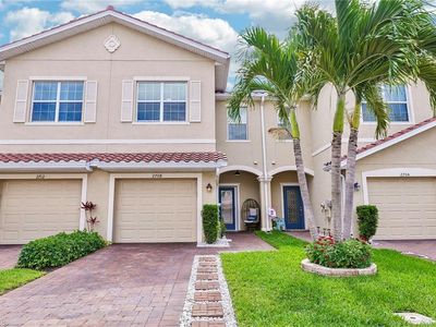2708 Blossom WAY